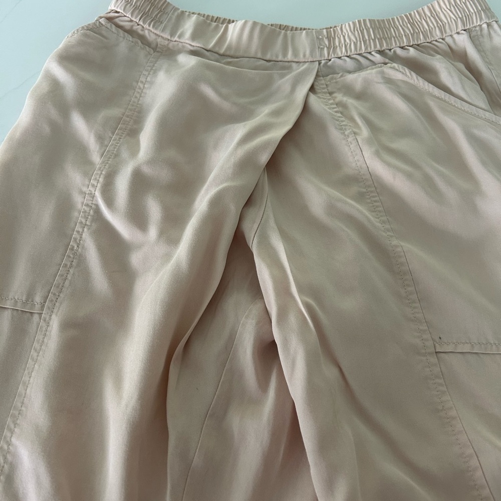 BCBGMaxAzria Men's Cream Cargo Pants